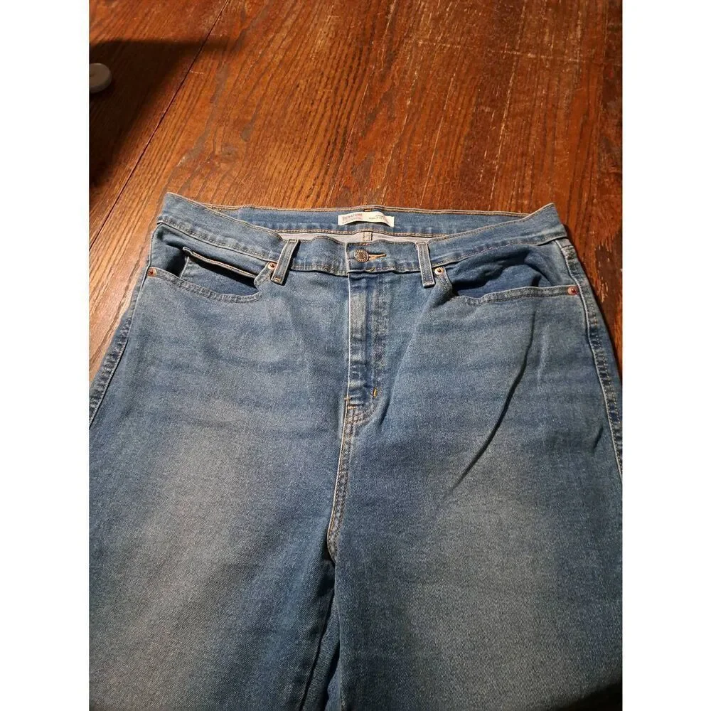 Signature by Levi Strauss good used